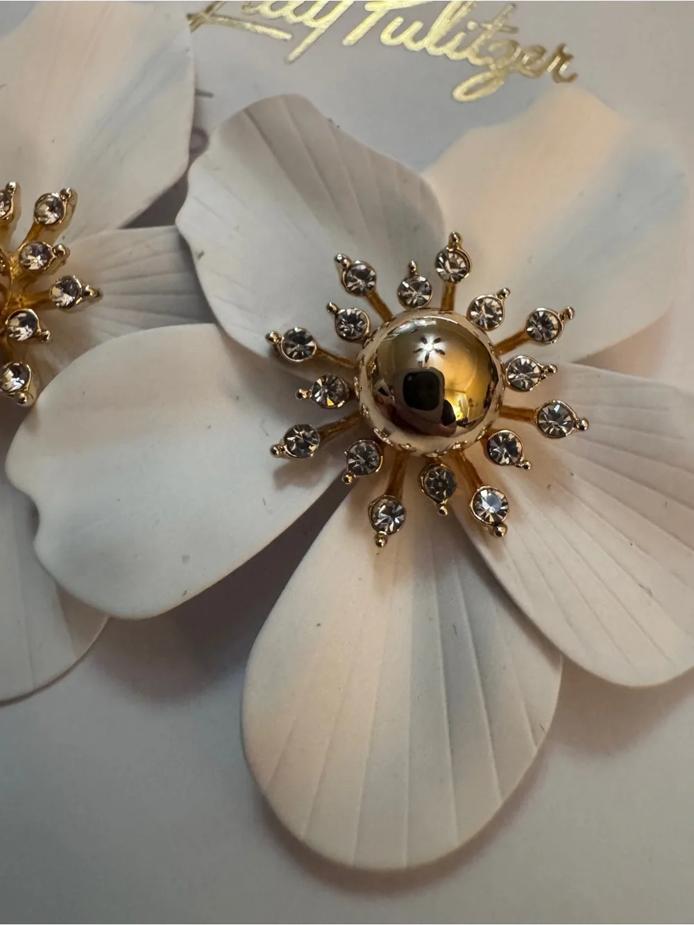 Women Lilly Pulitzer Oversized Orchid Earrings Resort White golden tone sparkly